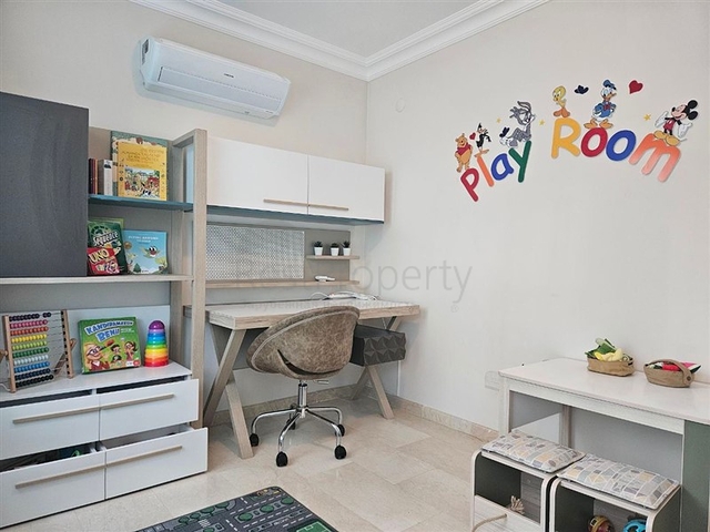 Detach Villa with Pool for Sale in Tepe Neighbourhood, Alanya Centre