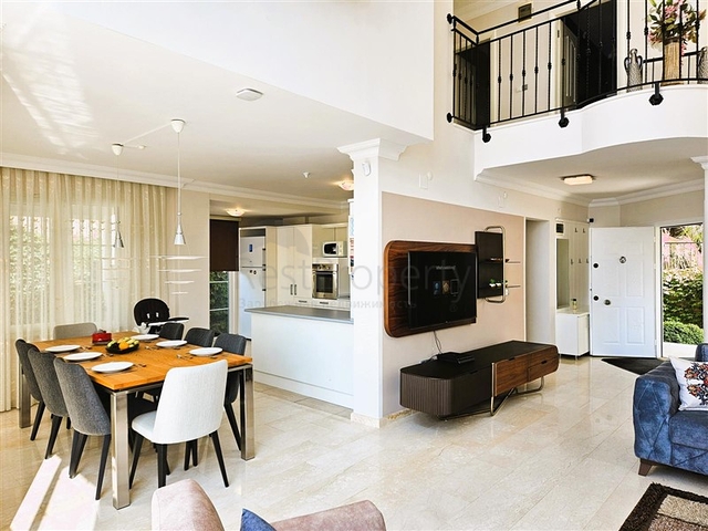 Detach Villa with Pool for Sale in Tepe Neighbourhood, Alanya Centre