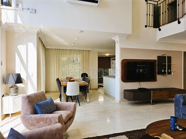 Detach Villa with Pool for Sale in Tepe Neighbourhood, Alanya Centre