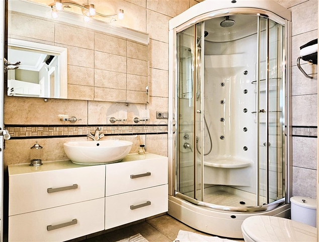 Detach Villa with Pool for Sale in Tepe Neighbourhood, Alanya Centre