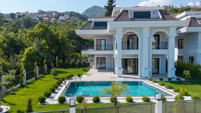 Premium Villa with Panoramic Sea Views in the Prestigious Tepe Area of Alanya