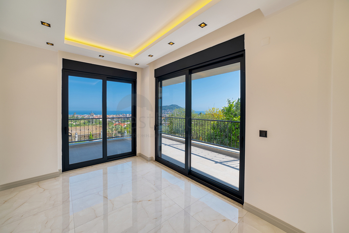 Premium Villa with Panoramic Sea Views in the Prestigious Tepe Area of Alanya