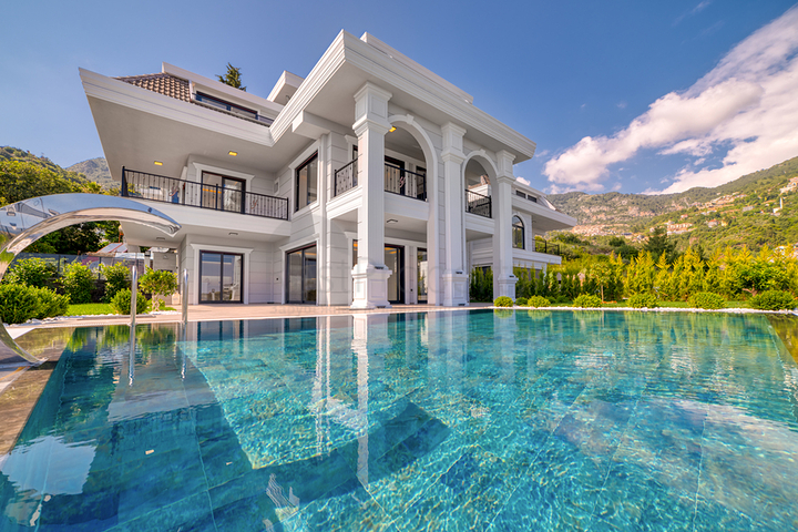 Premium Villa with Panoramic Sea Views in the Prestigious Tepe Area of Alanya