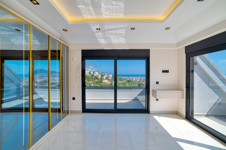Premium Villa with Panoramic Sea Views in the Prestigious Tepe Area of Alanya