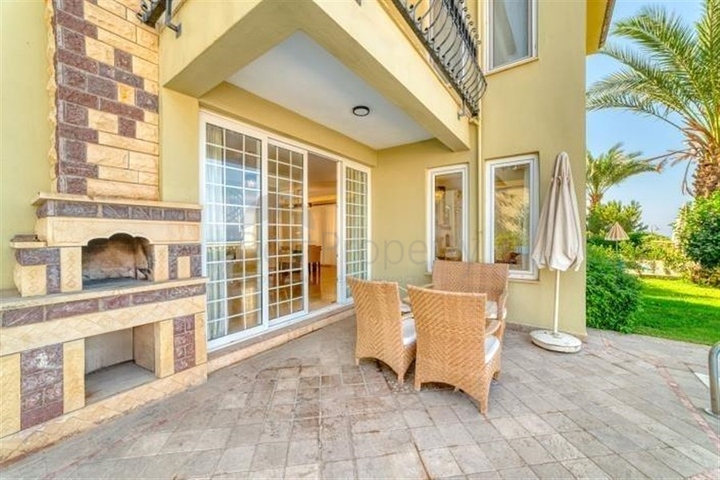 Sea View Villa for Sale in Gold City Complex Kargicak Alanya Turkey