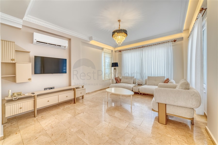 Sea View Villa for Sale in Gold City Complex Kargicak Alanya Turkey