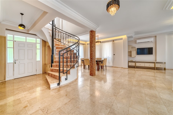 Sea View Villa for Sale in Gold City Complex Kargicak Alanya Turkey