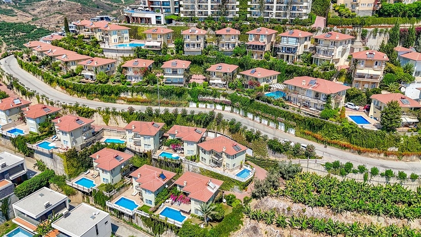 Sea View Villa for Sale in Gold City Complex Kargicak Alanya Turkey