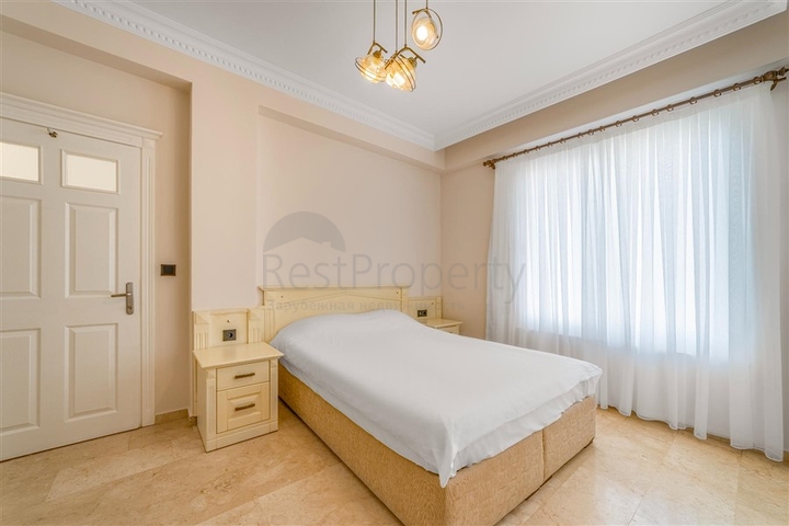 Sea View Villa for Sale in Gold City Complex Kargicak Alanya Turkey