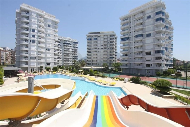 Spacious Flat for Sale in a Beachfront Development in Alanya
