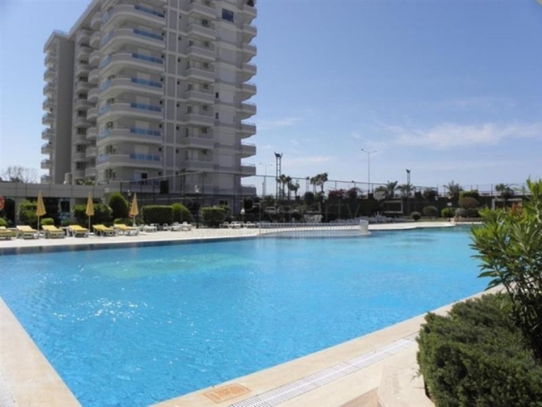 Spacious Flat for Sale in a Beachfront Development in Alanya