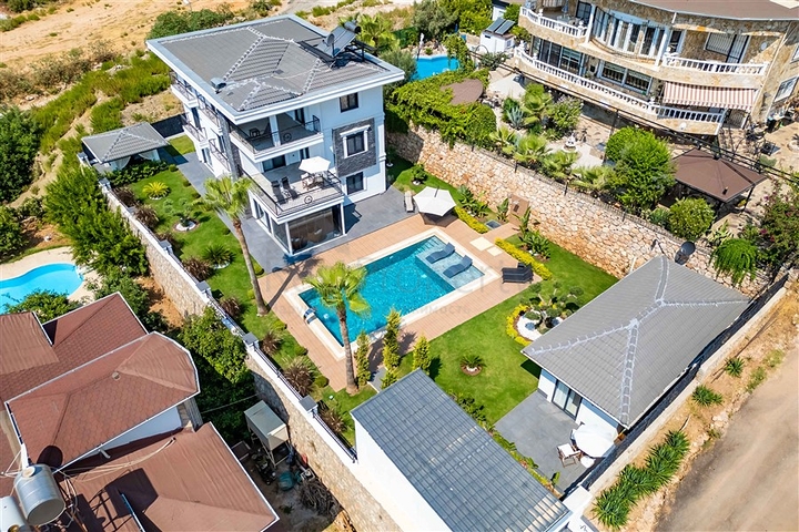 Luxury 6 Bedroom Detached Villa for Sale in Oba, Alanya