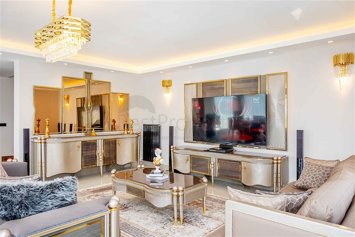 Luxury 6 Bedroom Detached Villa for Sale in Oba, Alanya