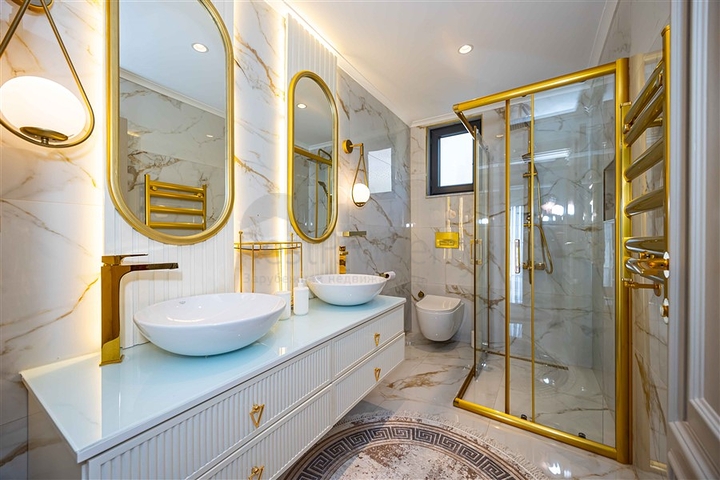 Luxury 6 Bedroom Detached Villa for Sale in Oba, Alanya