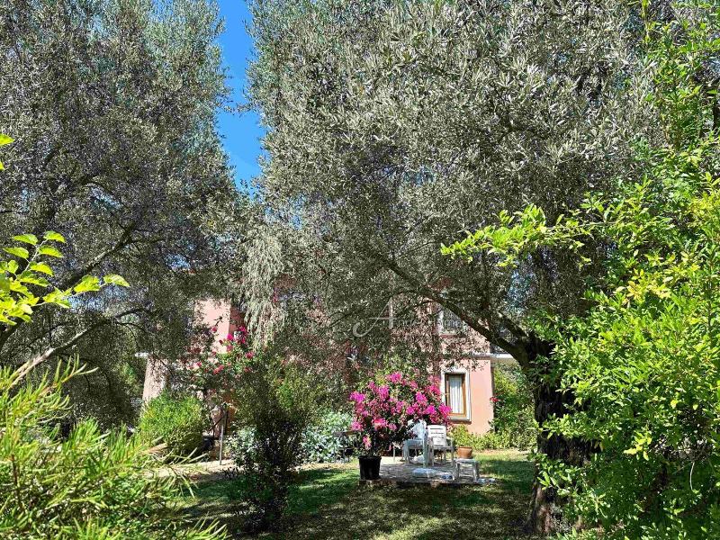 Bargain 2 Bedroom Furnished Property in Hisaronu Oludeniz Fethiye. Located in a gated complex with will landscaped green gardens and Large Shared Pool