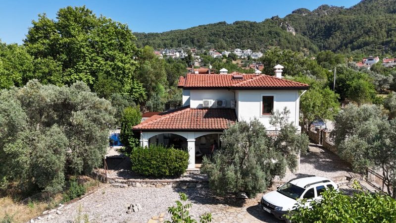 Fethiye Country House with Shared Pool for Sale in Yesiluzumlu