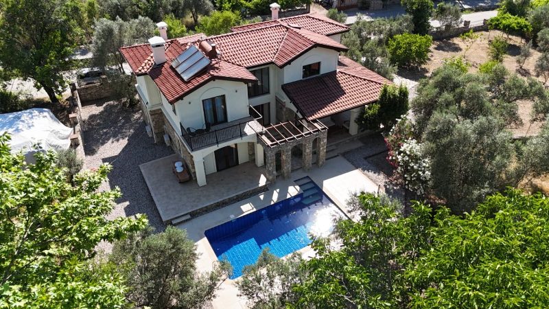 Fethiye Country House with Shared Pool for Sale in Yesiluzumlu
