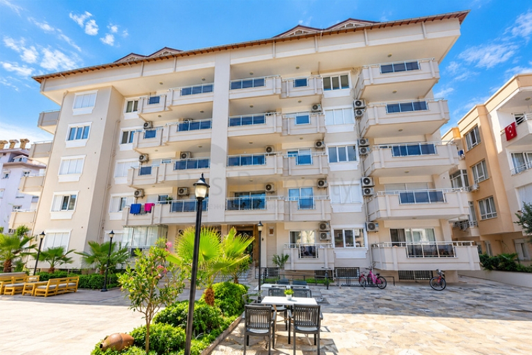 For Sale 2 Bedroom Apartment 150m to the Beach in Alanya Oba