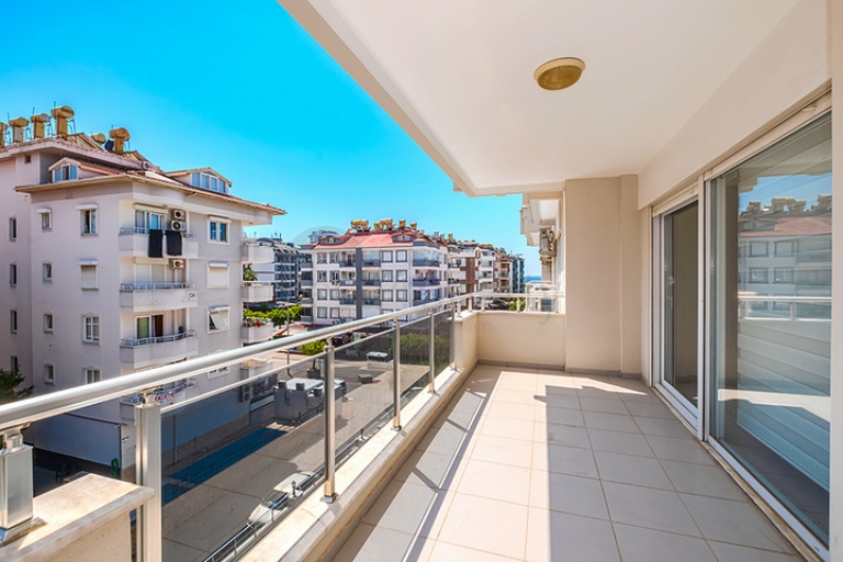 For Sale 2 Bedroom Apartment 150m to the Beach in Alanya Oba