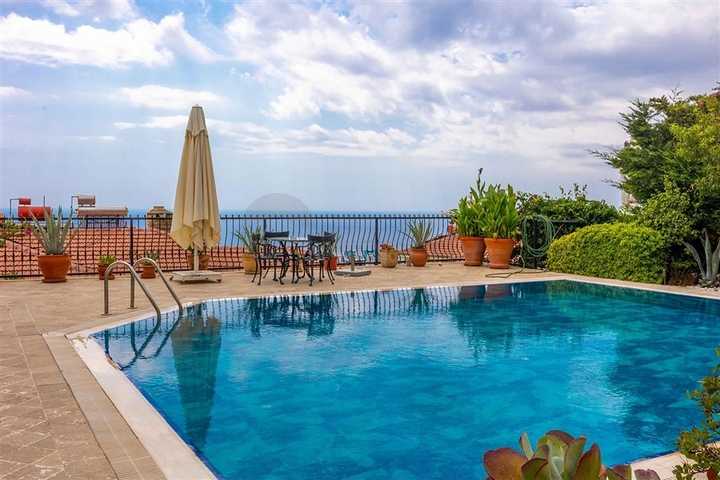 Fully Furnished 5 Bedroom Sea View Villa for Sale in Alanya