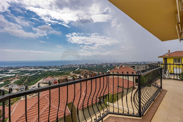 Fully Furnished 5 Bedroom Sea View Villa for Sale in Alanya