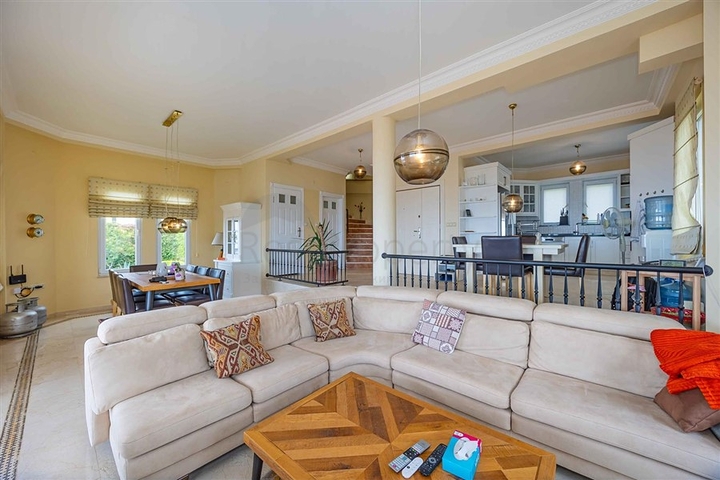 Fully Furnished 5 Bedroom Sea View Villa for Sale in Alanya