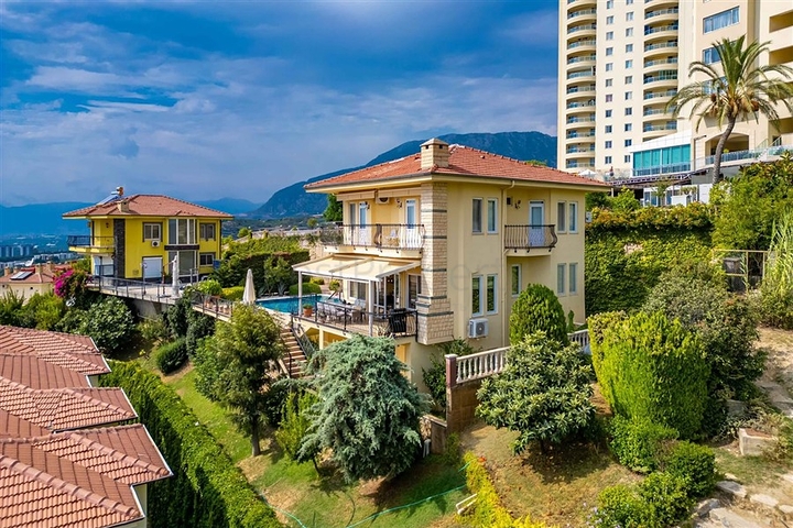 Fully Furnished 5 Bedroom Sea View Villa for Sale in Alanya