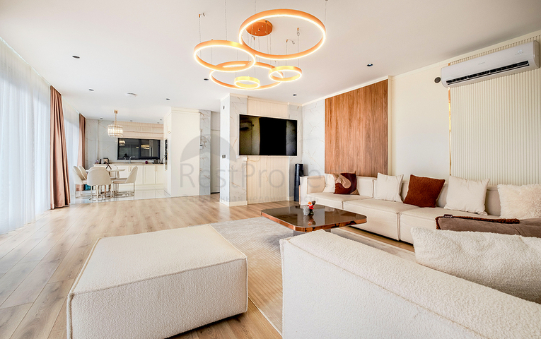 Luxury Villa with Sea Views for Sale in Alanya Centre