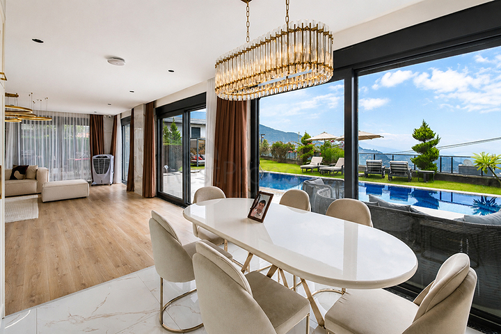 Luxury Villa with Sea Views for Sale in Alanya Centre