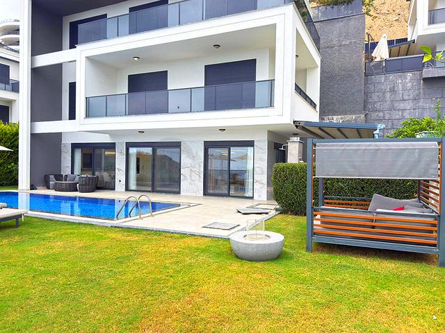 Luxury Villa with Sea Views for Sale in Alanya Centre