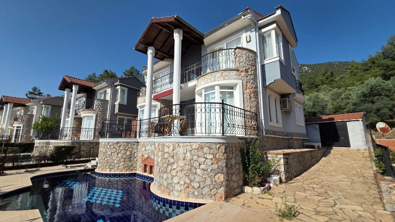 Rural Villa Backed by Dramatic Mountain Range in Uzumlu Fethiye
