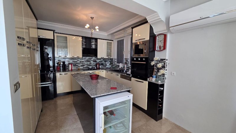 Rural Villa Backed by Dramatic Mountain Range in Uzumlu Fethiye