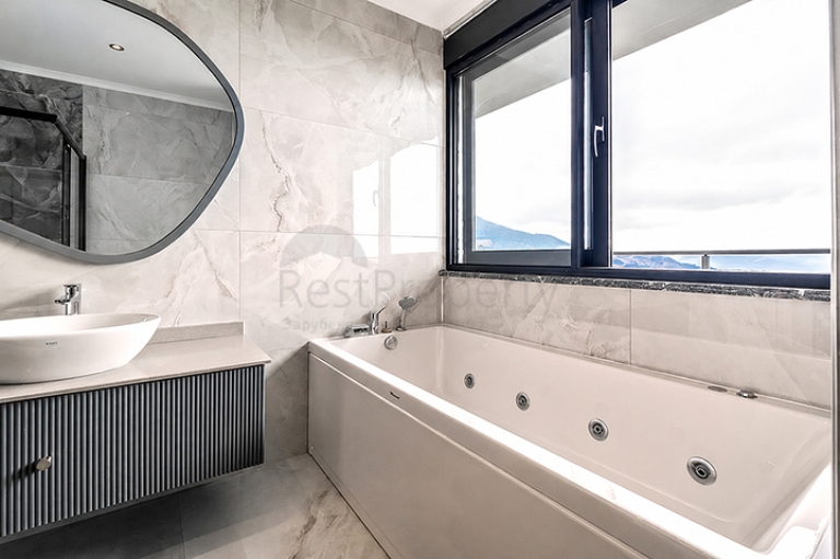 Sea View 5 Bedroom Modern Villa for Sale in Alanya Turkey