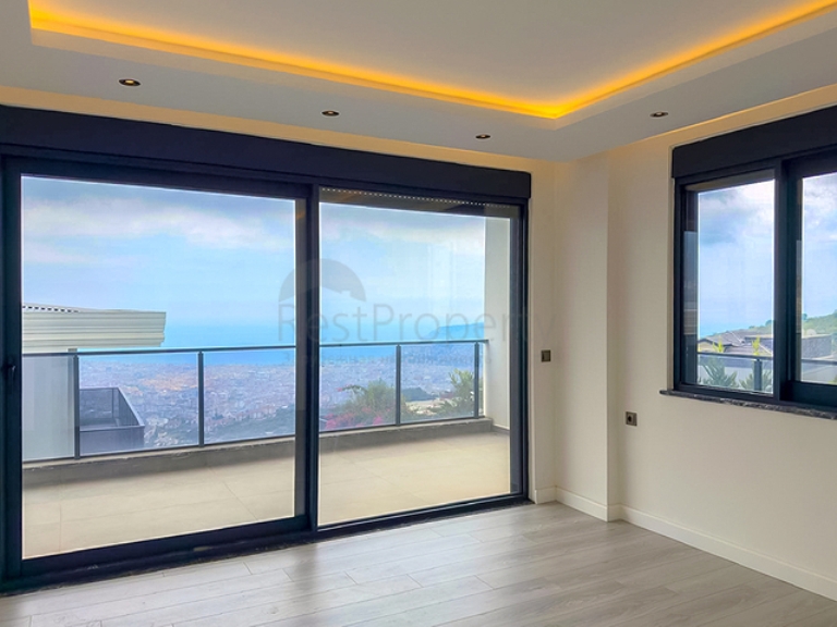 Sea View 5 Bedroom Modern Villa for Sale in Alanya Turkey