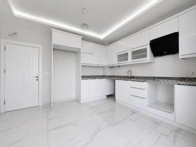 Bright 2 Bedroom Flat for Sale in Kizlarpinari Alanya Turkey