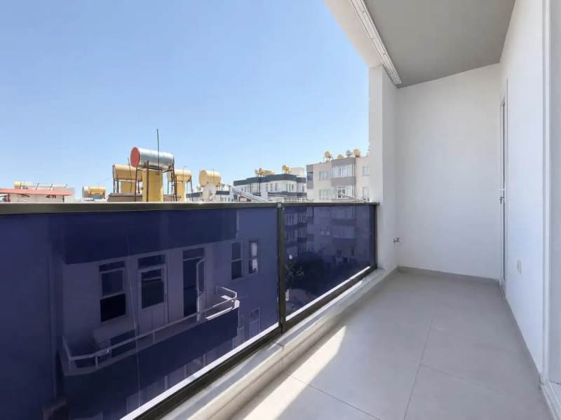 Bright 2 Bedroom Flat for Sale in Kizlarpinari Alanya Turkey