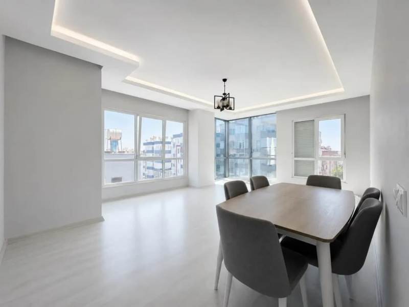 Bright 2 Bedroom Flat for Sale in Kizlarpinari Alanya Turkey