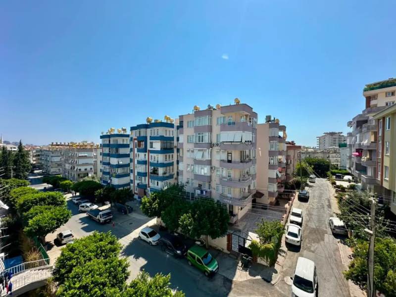 Bright 2 Bedroom Flat for Sale in Kizlarpinari Alanya Turkey
