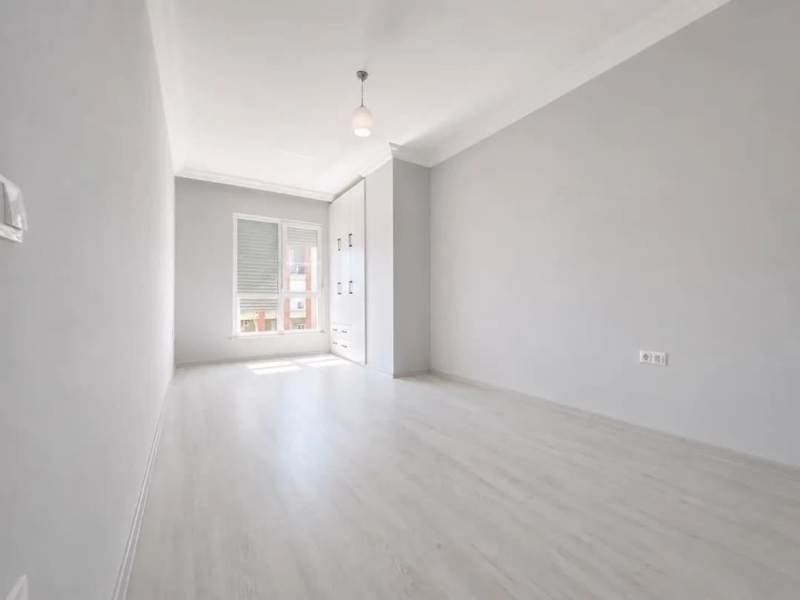 Bright 2 Bedroom Flat for Sale in Kizlarpinari Alanya Turkey