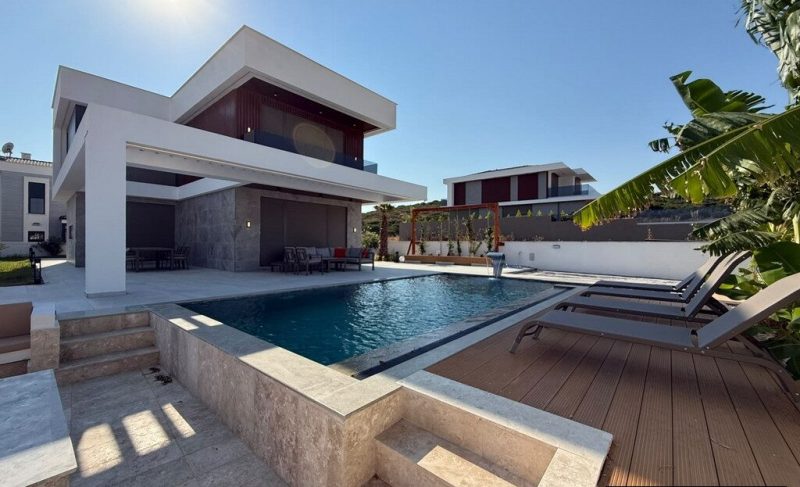 Didim Villa; Luxury Detached Property with Pool for Sale