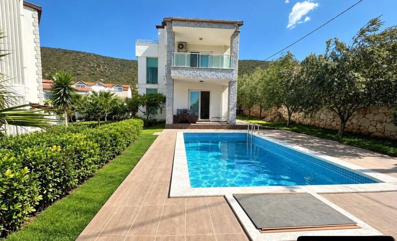 Fully Furnished 3 Bedroom Detached Villa with Pool for Sale in Akbuk Didim