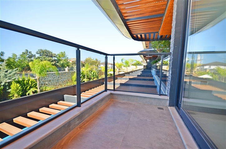 Property in Alanya Centre; 2 Bedroom Modern Flat for Sale