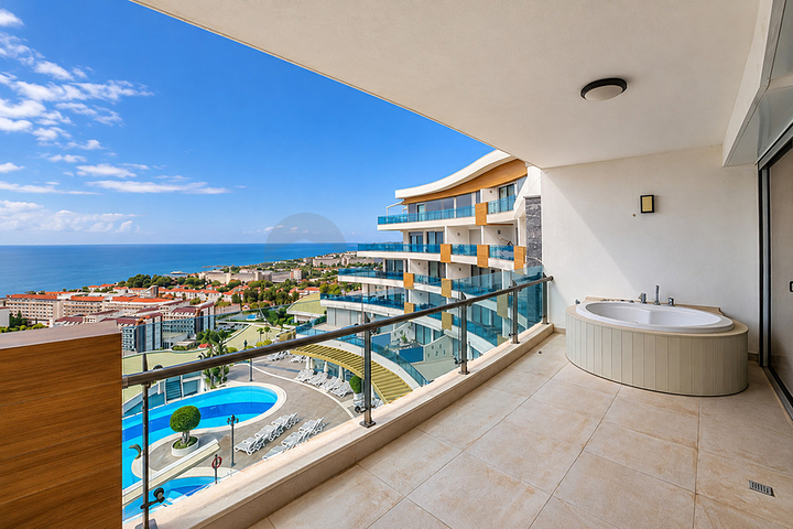 Sea View Luxury Property in a Modern Complex in Konakli Alanya
