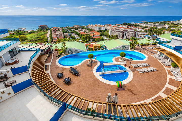 Sea View Luxury Property in a Modern Complex in Konakli Alanya