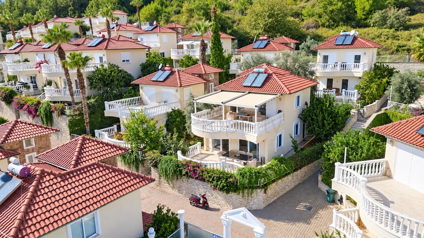 Sea View Resale Villa with 3 Bedroom for Sale in Alanya Tepe