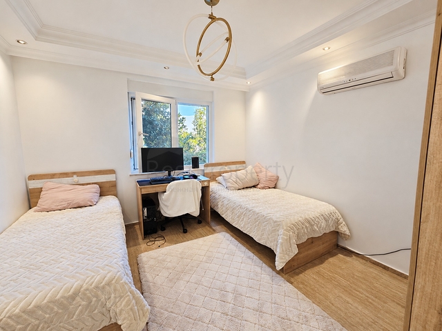 Sea View Resale Villa with 3 Bedroom for Sale in Alanya Tepe