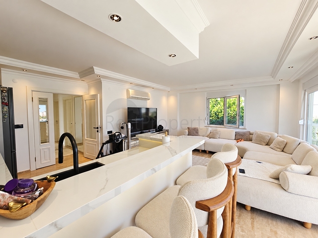 Sea View Resale Villa with 3 Bedroom for Sale in Alanya Tepe