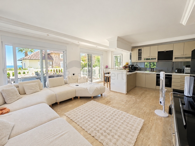 Sea View Resale Villa with 3 Bedroom for Sale in Alanya Tepe