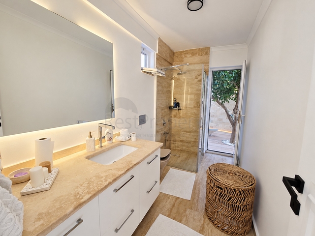 Sea View Resale Villa with 3 Bedroom for Sale in Alanya Tepe