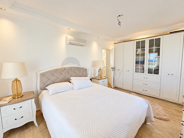 Sea View Resale Villa with 3 Bedroom for Sale in Alanya Tepe